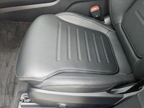 2025 Mercedes-Benz GLC 350e Base