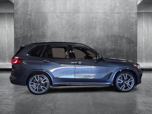 2022 BMW X5 M50i