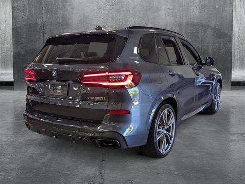 2022 BMW X5 M50i