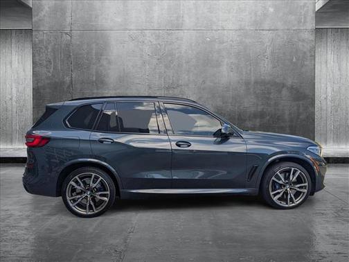 2022 BMW X5 M50i