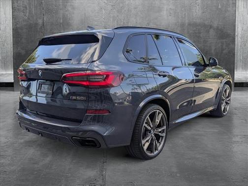 2022 BMW X5 M50i