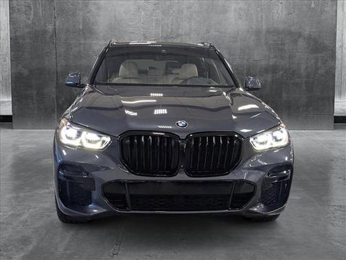 2022 BMW X5 M50i