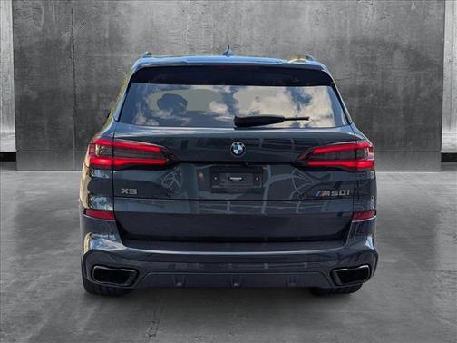 2022 BMW X5 M50i