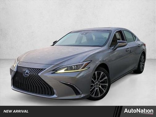 2019 Lexus ES 300h Base