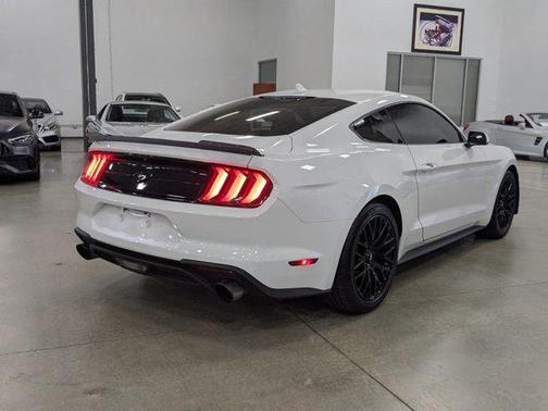 2022 Ford Mustang EcoBoost