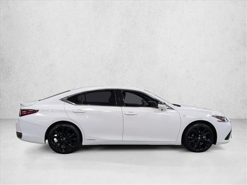 2022 Lexus ES 300h F SPORT