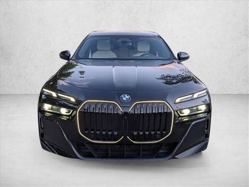 Carbon Black Metallic 2025 BMW 740 740i