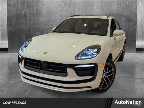 2025 Porsche Macan Base