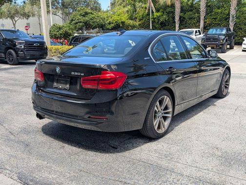 2018 BMW 330e iPerformance