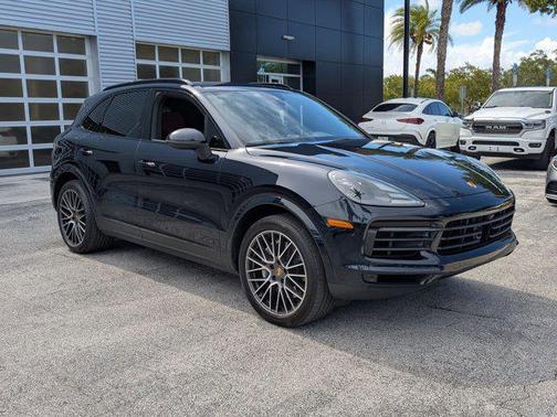 2023 Porsche Cayenne Platinum Edition