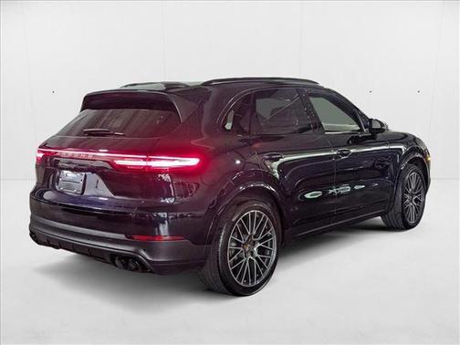 2023 Porsche Cayenne Platinum Edition