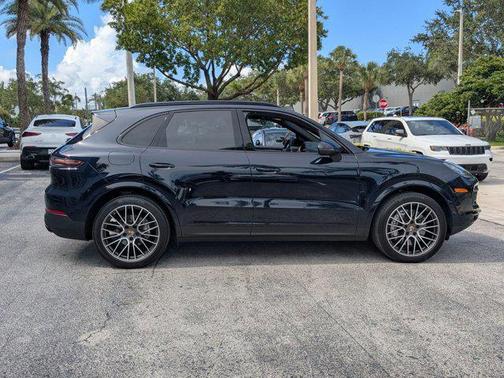 2023 Porsche Cayenne Platinum Edition