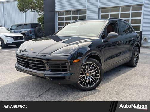 2023 Porsche Cayenne Platinum Edition