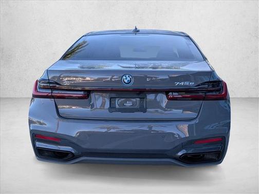 2022 BMW 745e xDrive