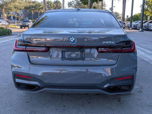 2022 BMW 745e xDrive