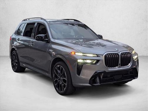 Skyscraper Grey Metallic 2025 BMW X7 M60i