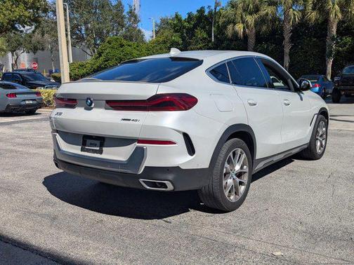 2022 BMW X6 xDrive40i