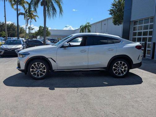 2022 BMW X6 xDrive40i