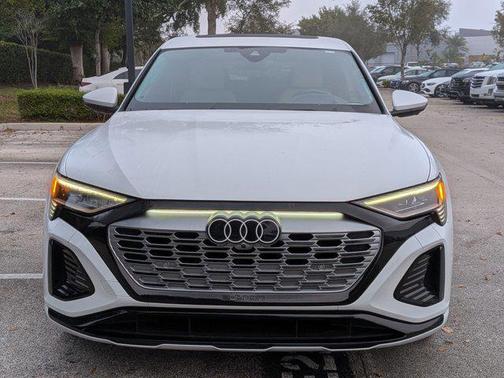 2024 Audi Q8 e-tron Prestige