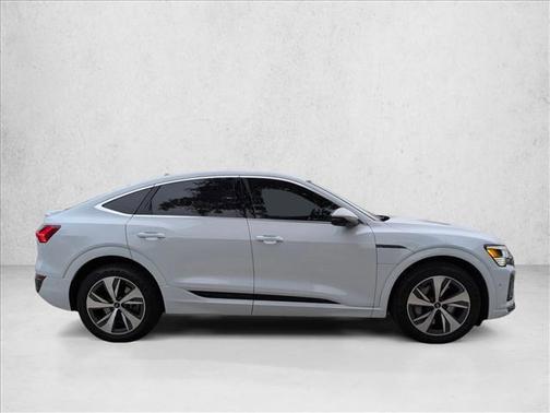 2024 Audi Q8 e-tron Prestige