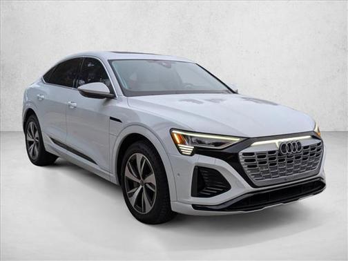 2024 Audi Q8 e-tron Prestige