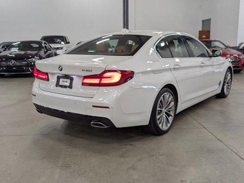 2022 BMW 540 i