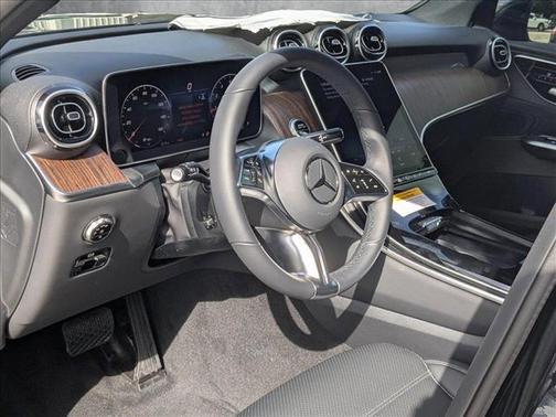 2025 Mercedes-Benz GLC 300 Base