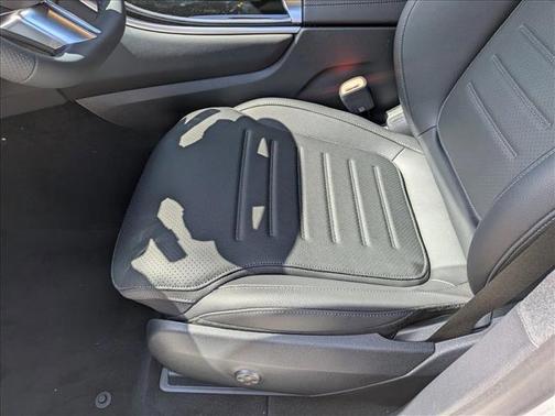 Polar White 2026 Mercedes-Benz GLC 300 4MATIC