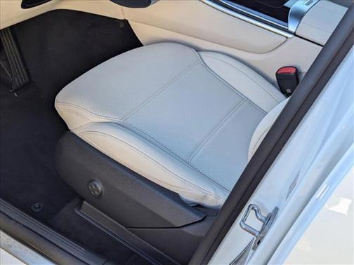 2025 Mercedes-Benz GLC 350e Base