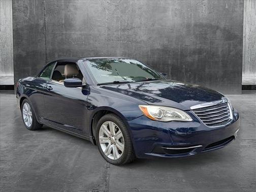 2013 Chrysler 200 Touring