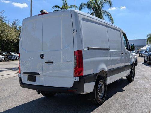 2025 Mercedes-Benz Sprinter 2500 Standard Roof