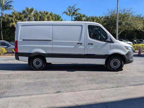 2025 Mercedes-Benz Sprinter 2500 Standard Roof