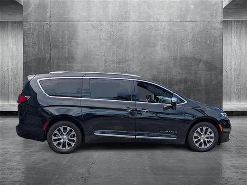 2024 Chrysler Pacifica L