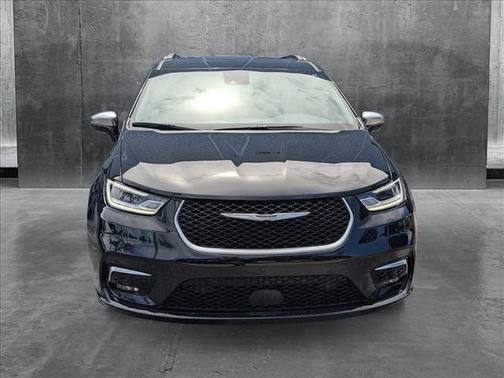 2024 Chrysler Pacifica L