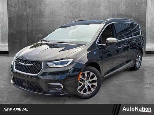 2024 Chrysler Pacifica L