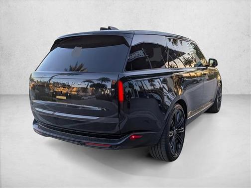 2025 Land Rover Range Rover SE