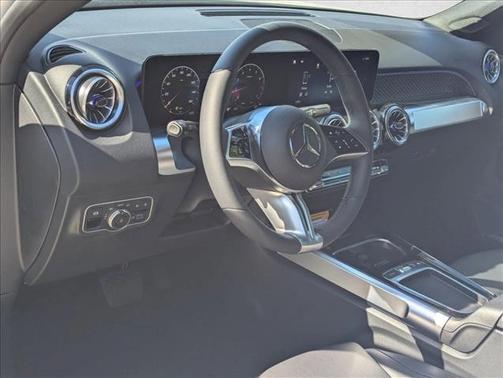 Polar White 2026 Mercedes-Benz GLB 250 Base