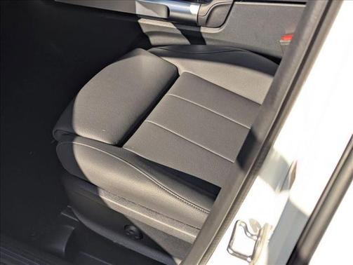 Polar White 2026 Mercedes-Benz GLB 250 Base
