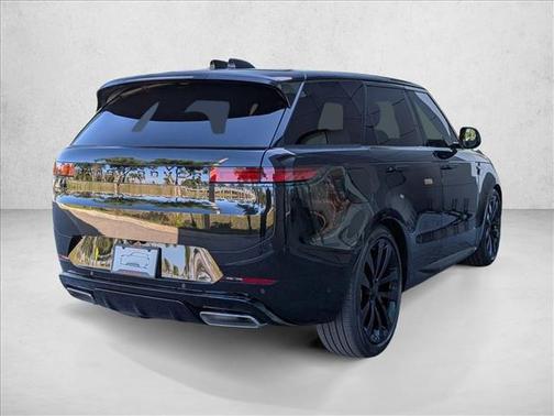 2026 Land Rover Range Rover Sport SE