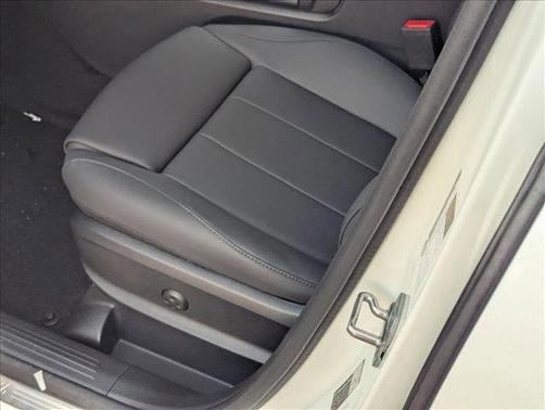 2026 Mercedes-Benz GLB 250 Base