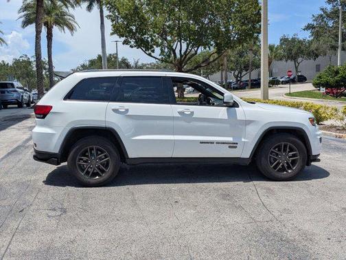 2017 Jeep Grand Cherokee 75th Anniversary Edition 4x2