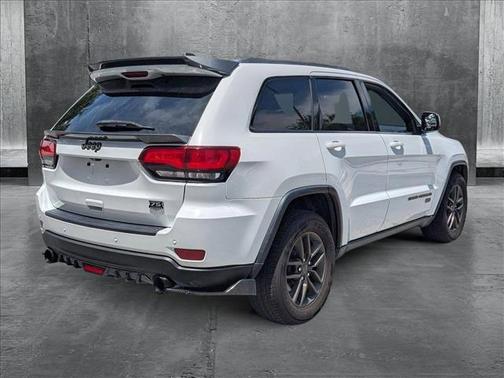 2017 Jeep Grand Cherokee 75th Anniversary Edition 4x2
