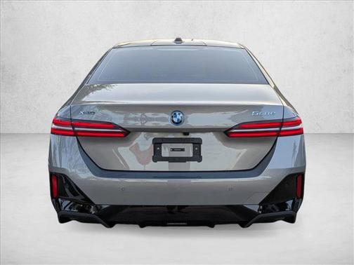 2026 BMW 550e xDrive