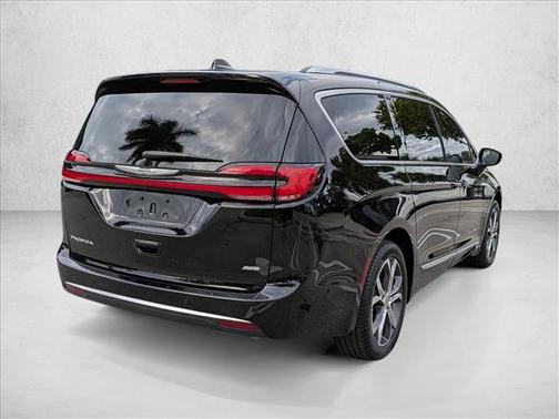 2024 Chrysler Pacifica L