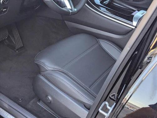 2025 Mercedes-Benz GLC 350e Base