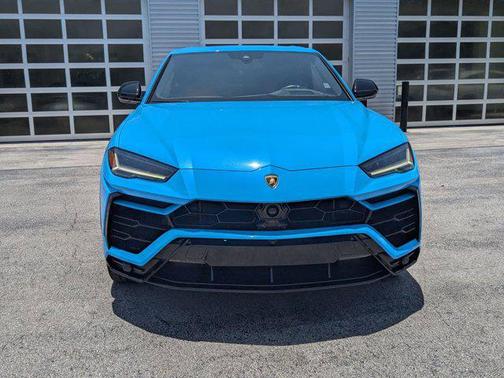 2022 Lamborghini Urus Graphite Capsule