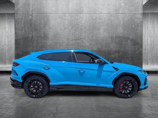 2022 Lamborghini Urus Graphite Capsule