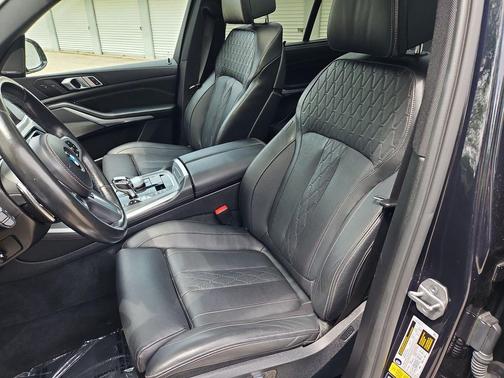 Carbon Black Metallic 2023 BMW X5 M50i