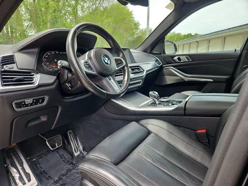 Carbon Black Metallic 2023 BMW X5 M50i
