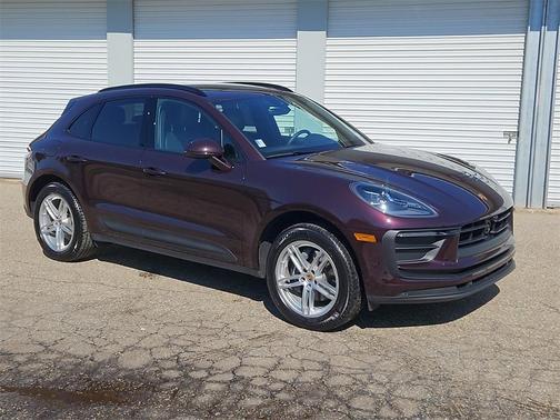 2024 Porsche Macan Base (PDK)